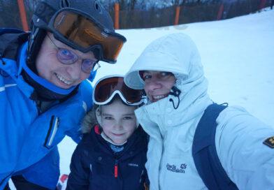 Annikas erster Winterurlaub mit Rodeln und Skifahren